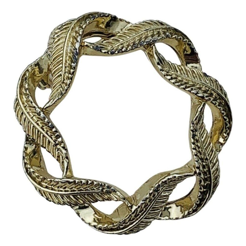Vintage Gerrys Yellow Gold Tone Shiny Leaf Swirl Wreath Brooch 1.5" Christmas